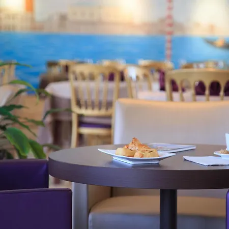 Novel Restaurant La Mamma