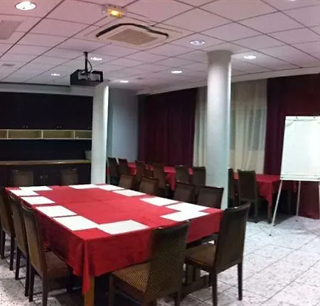 Ibis Styles Le Vieux Otel Annecy