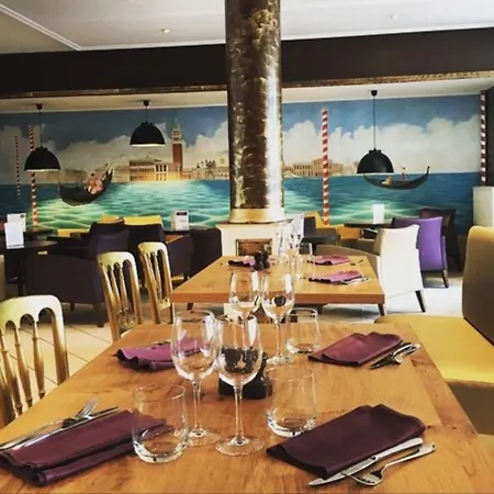 Novel Restaurant La Mamma Hotell Annecy